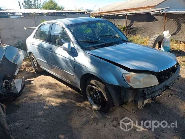 Kia Cerato chocado motor 1.6