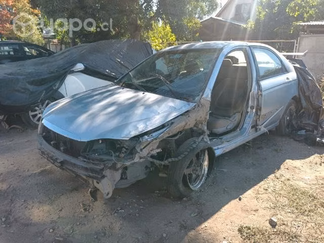 Kia Cerato chocado motor 1.6