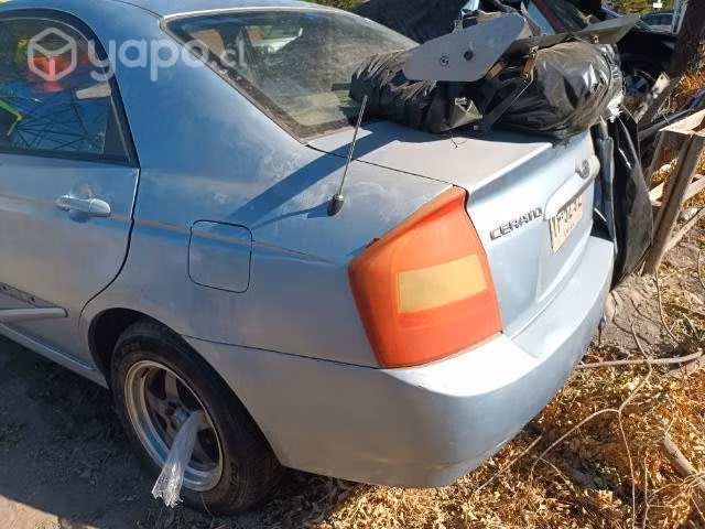Kia Cerato chocado motor 1.6