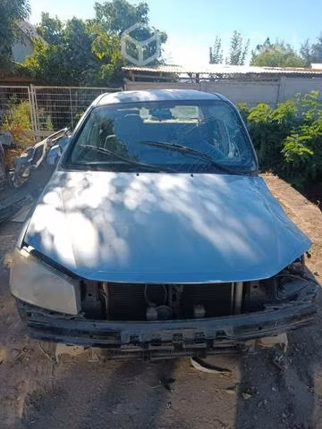 Kia Cerato chocado motor 1.6