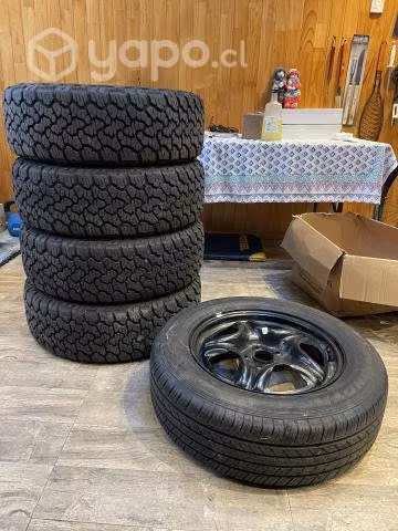 Neumáticos General Grabber 235/65/R17 + repuesto