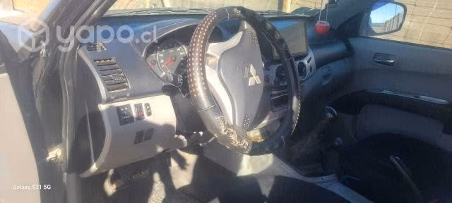 Mitsubishi l200 2012
