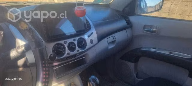 Mitsubishi l200 2012