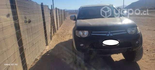 Mitsubishi l200 2012