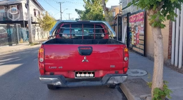 Se vende camioneta mitsubishi l200 2015