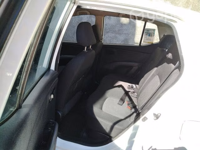 Auto económico y firme
