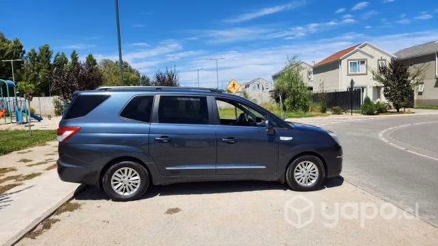 Ssangyong stavic 2016