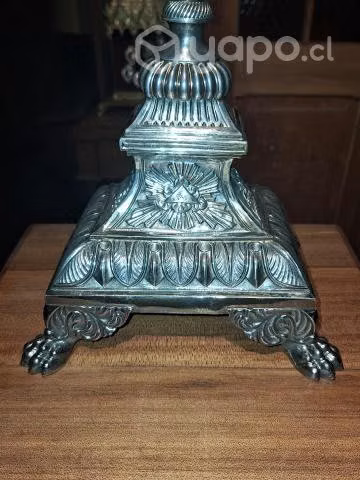 Antigua Custodia de Plata, Solo para Entendidos