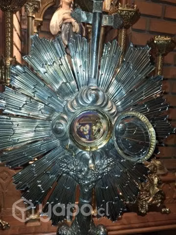 Antigua Custodia de Plata, Solo para Entendidos