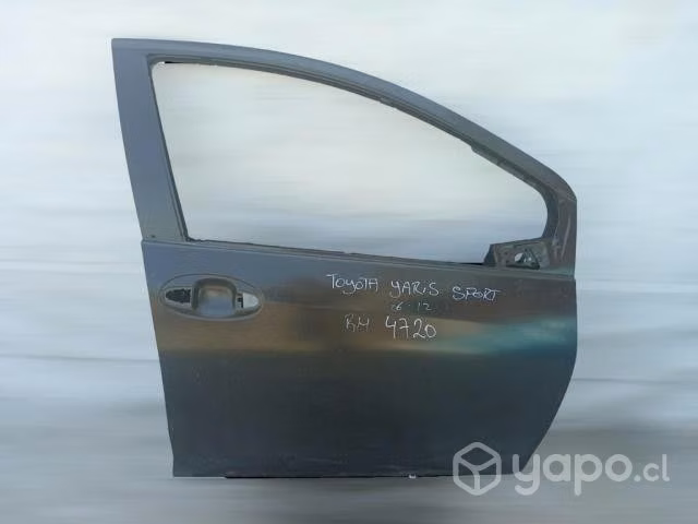 Puerta delantera rh toyota yaris sport 2006-2012