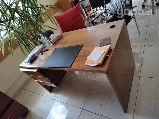 Escritorio madera maciza + silla