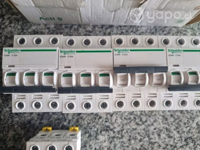 Venta de automáticos trifasicos y diferenciales