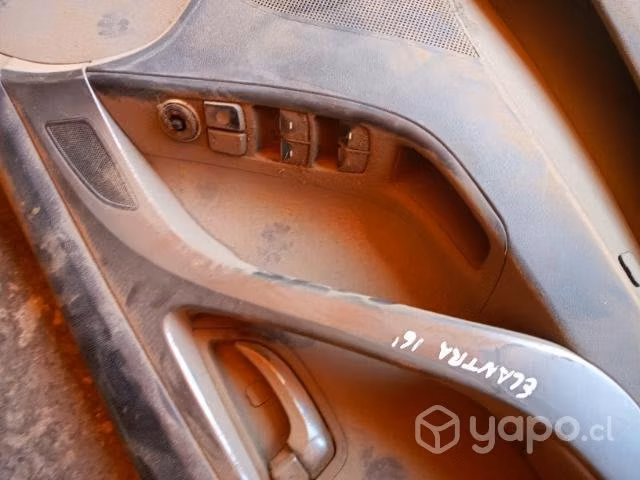 Hyundai elantra 2016 tapiz puerta chofer teclera