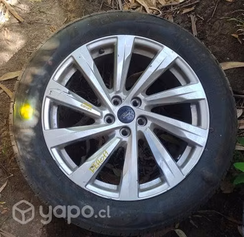 Llanta Aluminio Detalle Con Neumático Ford Escape