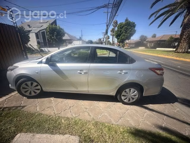 Toyota yaris automático 2016