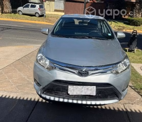 Toyota yaris automático 2016