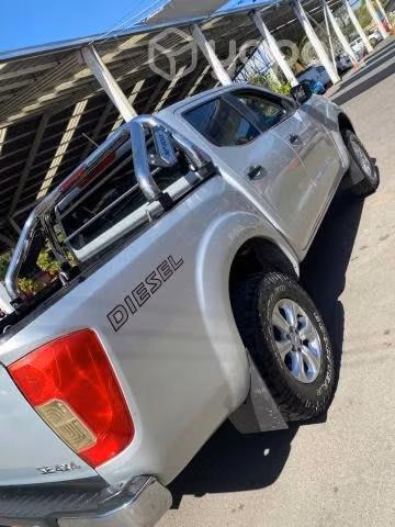Nissan np300 2017