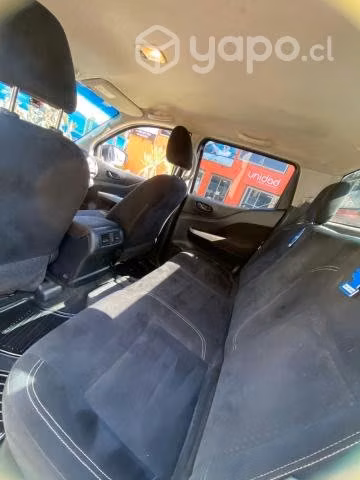 Nissan np300 2017