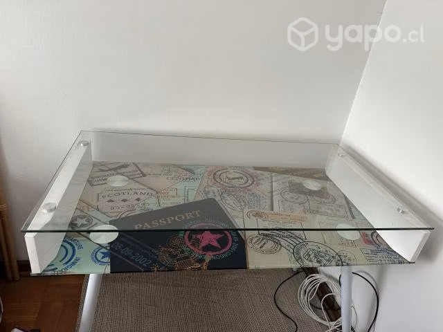 Escritorio de vidrio