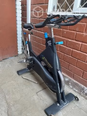 Bicicleta estática importada excelente estado.