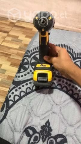 Taladro dwalt con batería de litio
