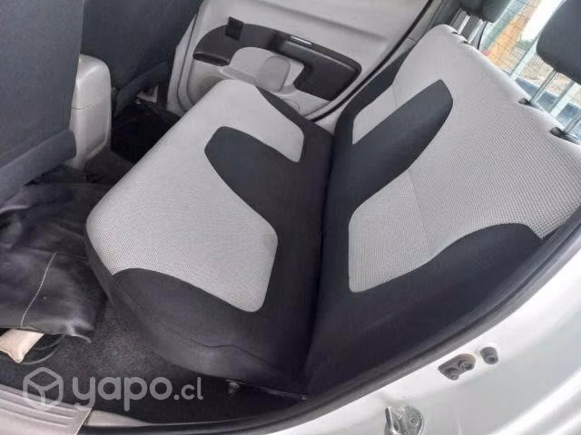 Mitsubishi l200 2011