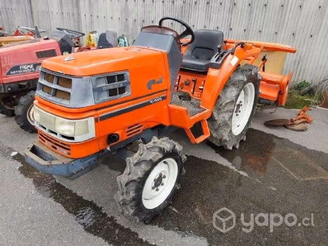 Tractor kubota 21hp-4cilindros con rotocultivador