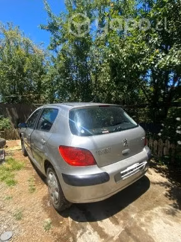 Auto Peugeot automático