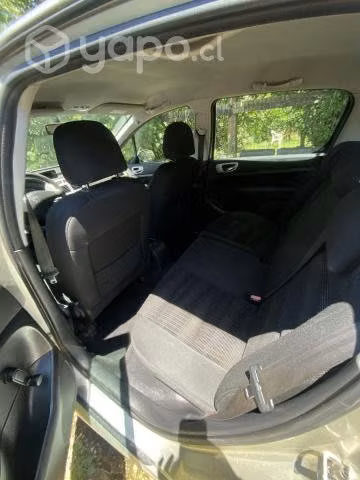 Auto Peugeot automático
