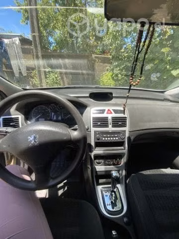 Auto Peugeot automático