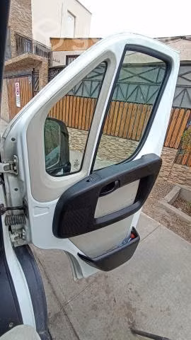 Se vende Peugeot boxer doble cabina