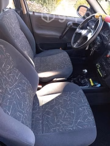 CHEVROLET CORSA año 2001