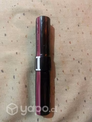 Perfume y mascara de pestañas esika