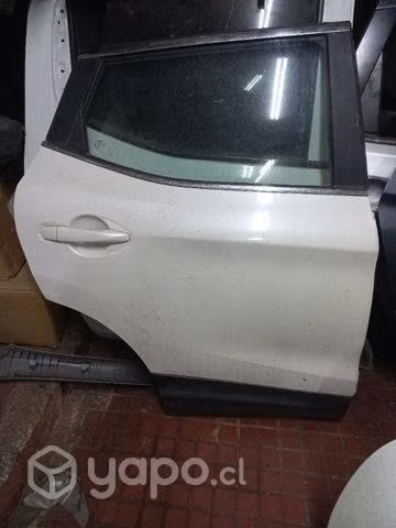 Puerta trasera derecha Nissan qashqai 2020