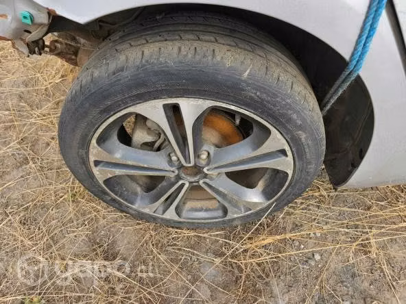 Llantas kia cerato 2017