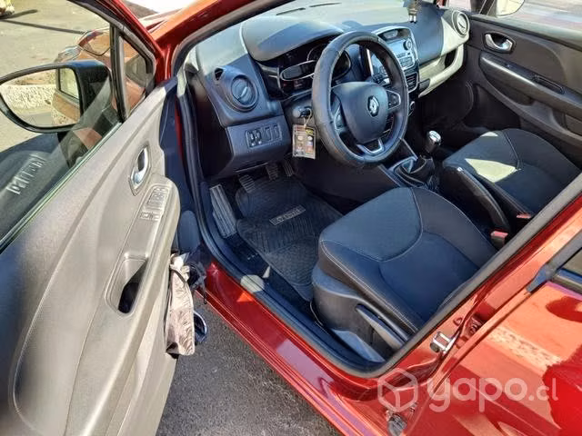 Renault clio IV año 2020 - Imagen 2