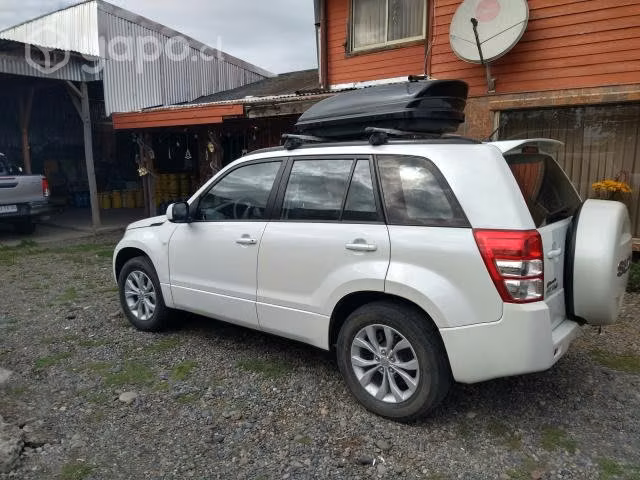 Se vende Semi Nuevo Suzuki GRAND NOMADE GLX 2.4