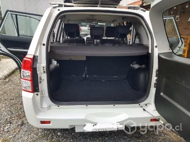 Se vende Semi Nuevo Suzuki GRAND NOMADE GLX 2.4