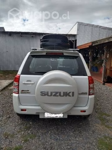 Se vende Semi Nuevo Suzuki GRAND NOMADE GLX 2.4