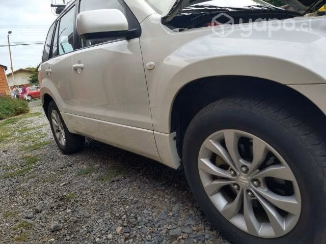 Se vende Semi Nuevo Suzuki GRAND NOMADE GLX 2.4