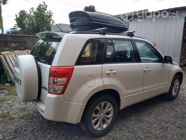 Se vende Semi Nuevo Suzuki GRAND NOMADE GLX 2.4