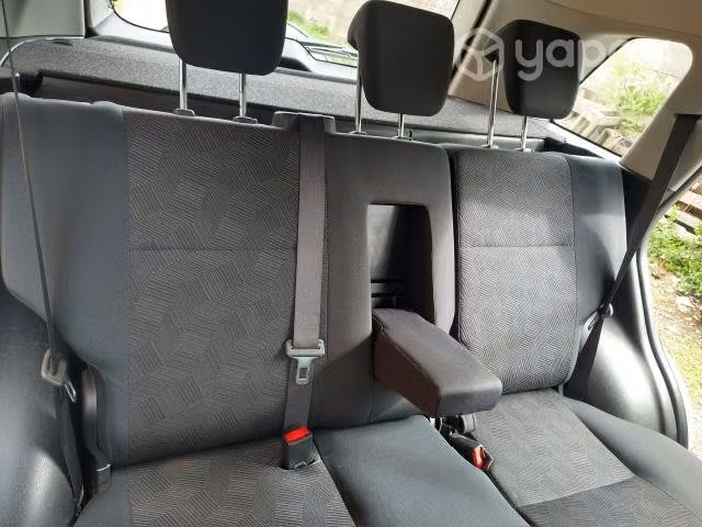 Se vende Semi Nuevo Suzuki GRAND NOMADE GLX 2.4