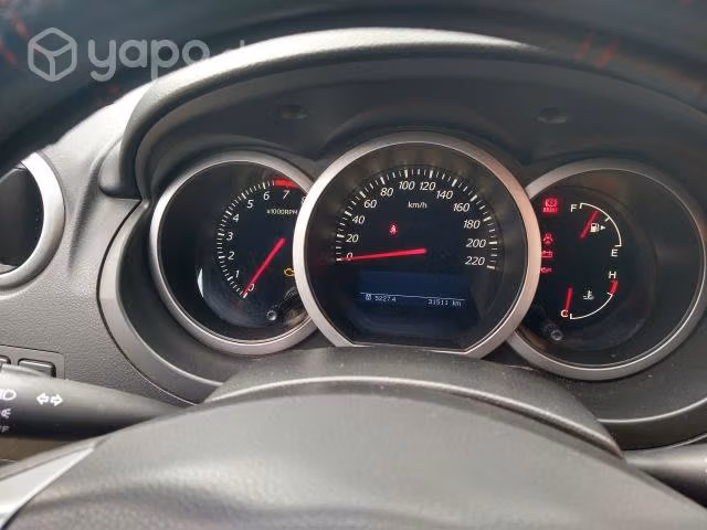 Se vende Semi Nuevo Suzuki GRAND NOMADE GLX 2.4