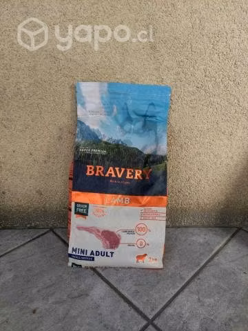 Oferta Alimento Perro Bravery Mini Adulto Cordero