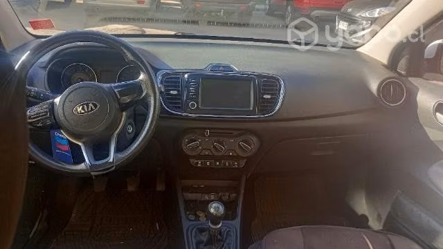 Kia soluto muy buen estado