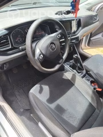 Vendo Volkswagen polo 1.6 Confortline 2018