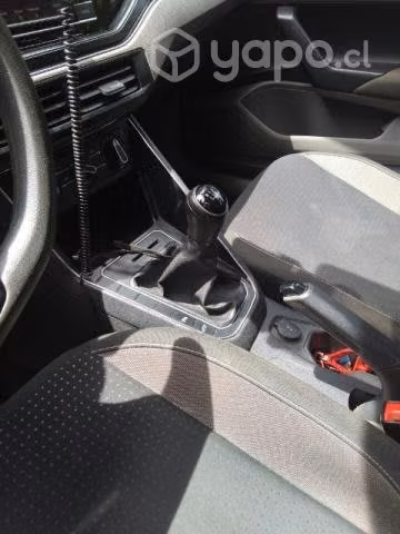 Vendo Volkswagen polo 1.6 Confortline 2018