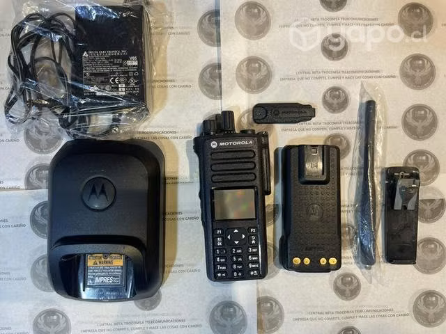 DGP8550e MOTOROLA VHF Y UHF SEMINUEVO OPEN BOX - Imagen 4