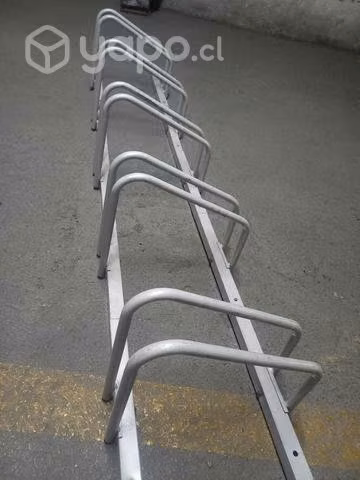 Bicicletero en excelente estado - Imagen 3