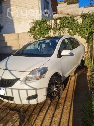Toyota yaris 2012